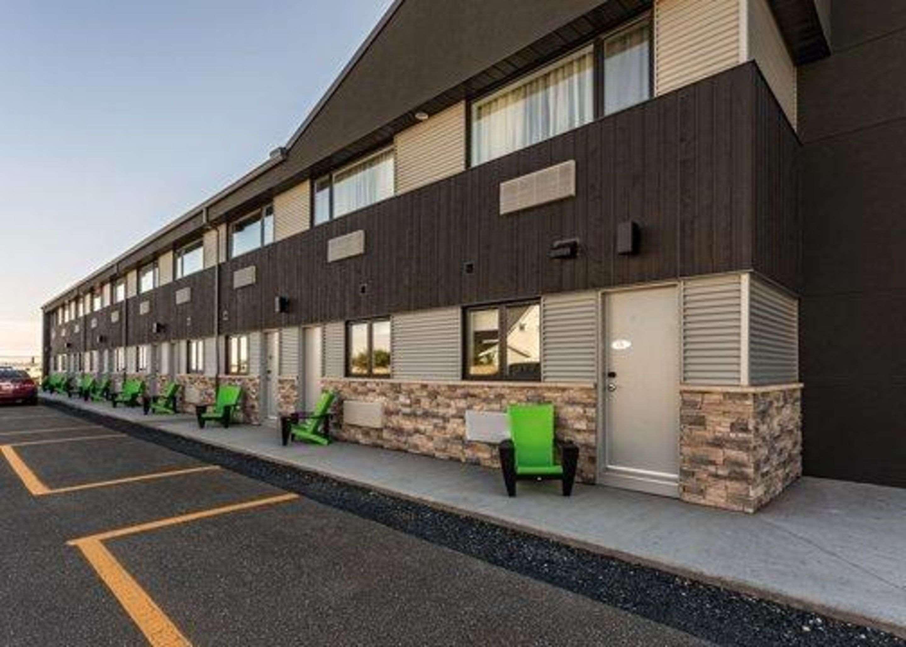 Quality Inn & Suites Matane Exterior photo